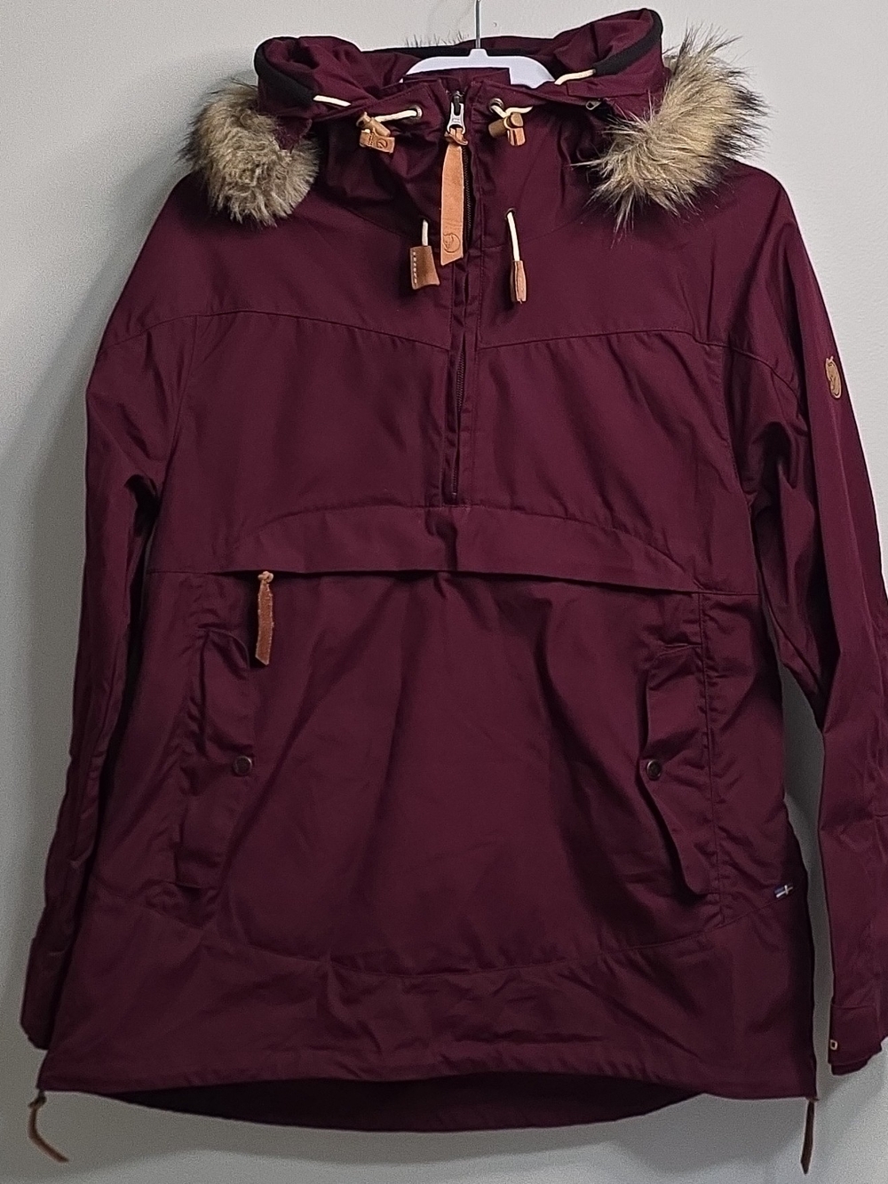Fjällräven Women's Iceland Burgundy Hooded Pullover Anorak in XS